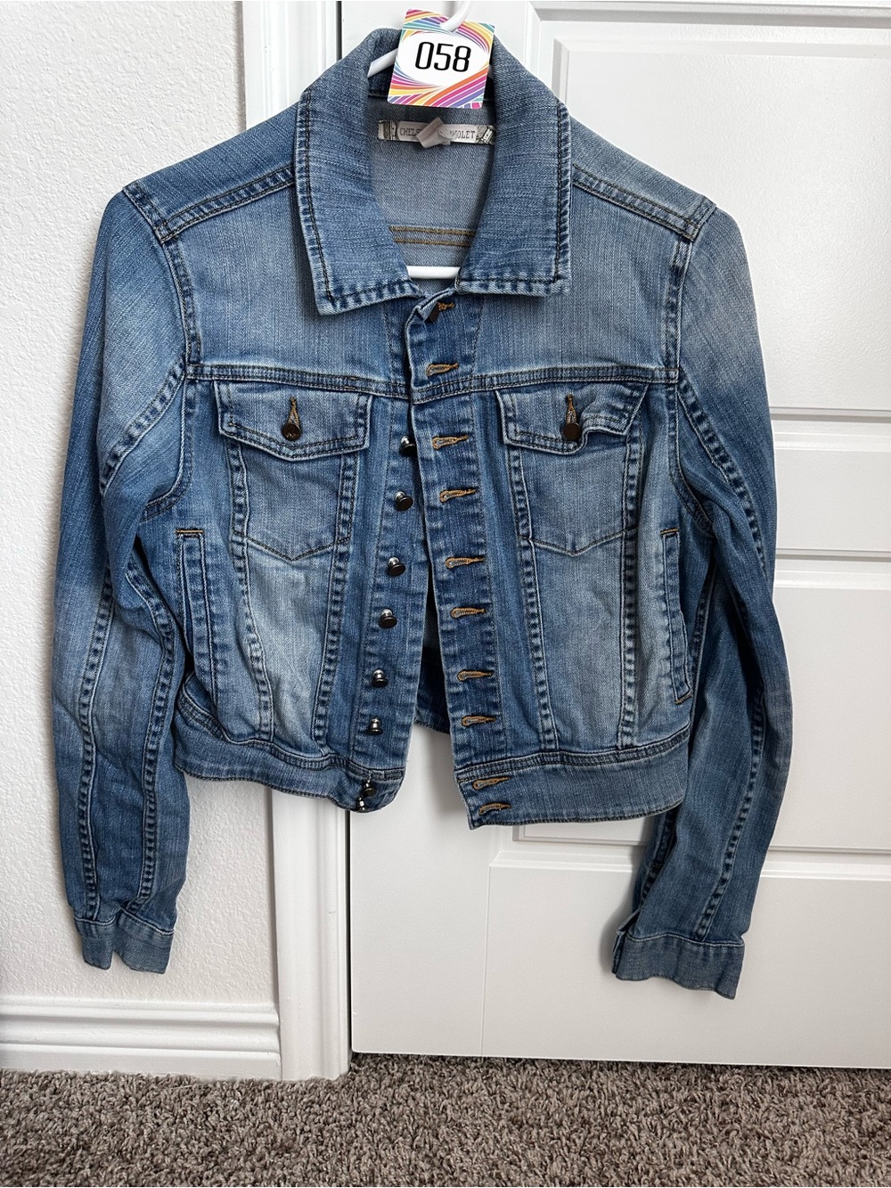 Women’s Light Wash Cropped Denim Trucker Jacket